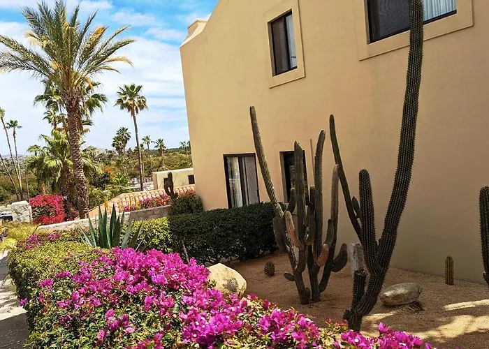 Walk To - Pool Access - Walk To Restaurants *